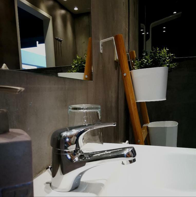 Port View Suites 2 カヴァラ エクステリア 写真